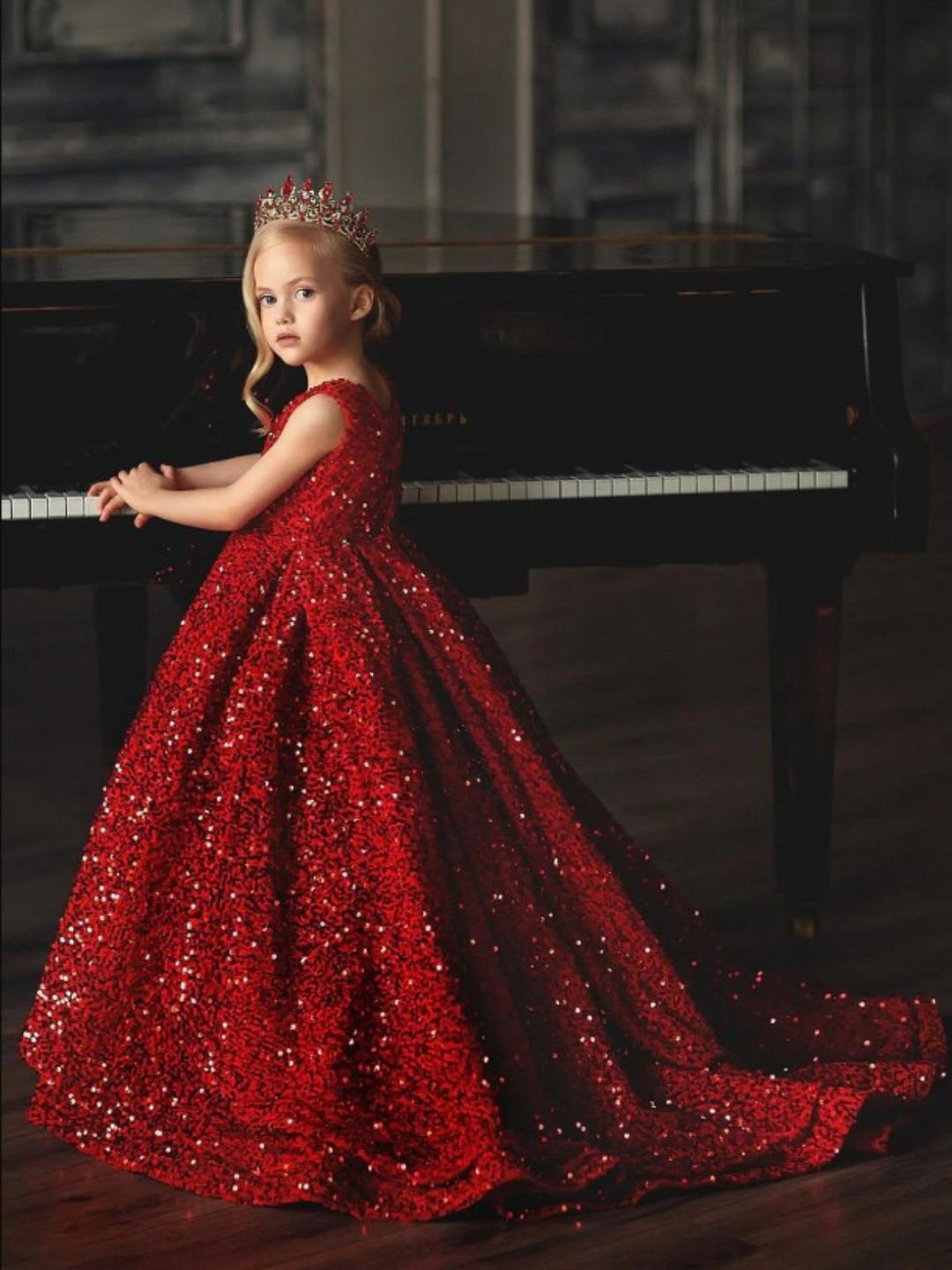 red belle dress High quality Red Belle Cosplay Costume with Cape Adult Red Belle Dress SIZE6-16