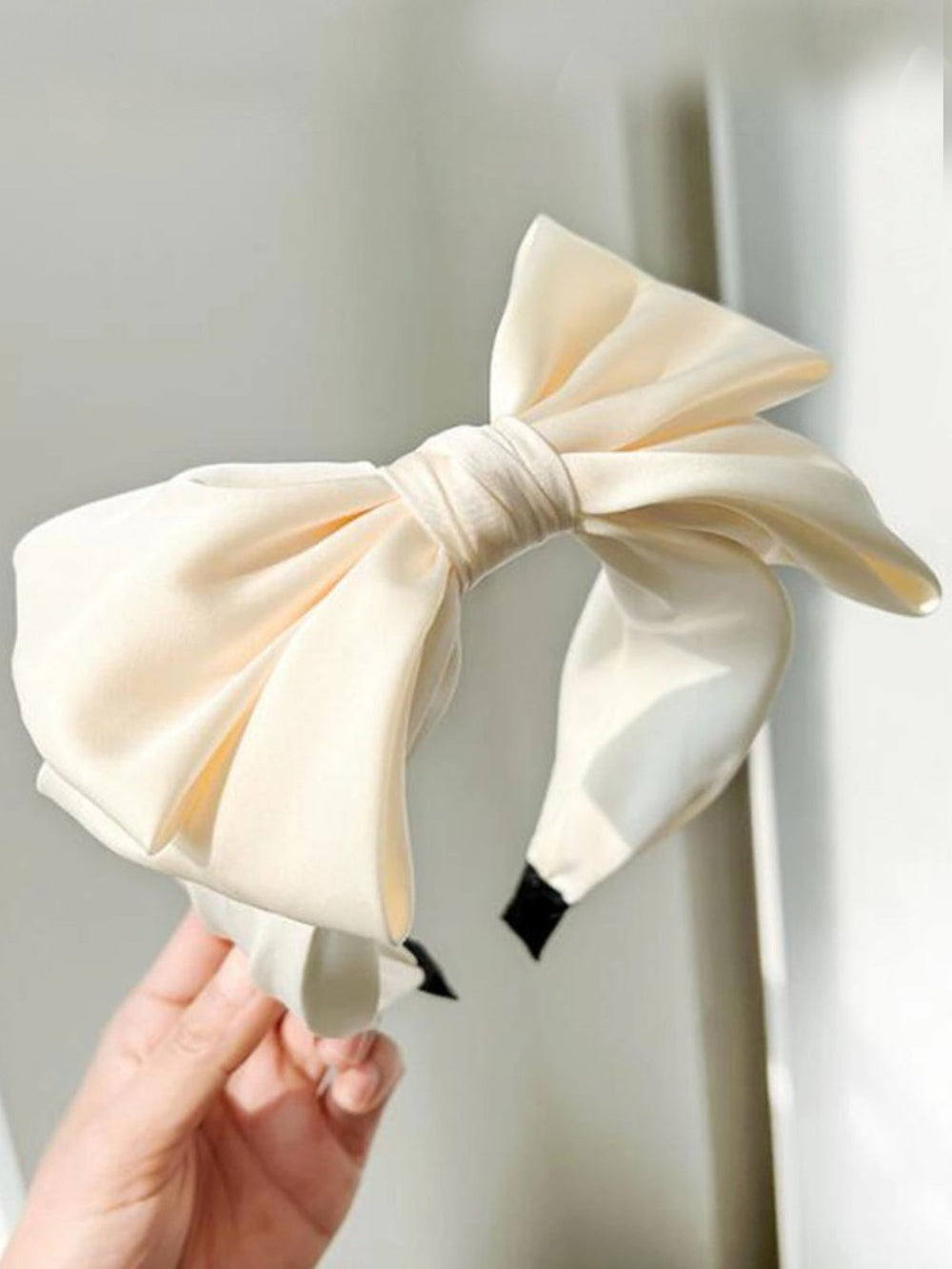 Mia Belle Girls Big Bow Velvet Headband | Girls Accessories