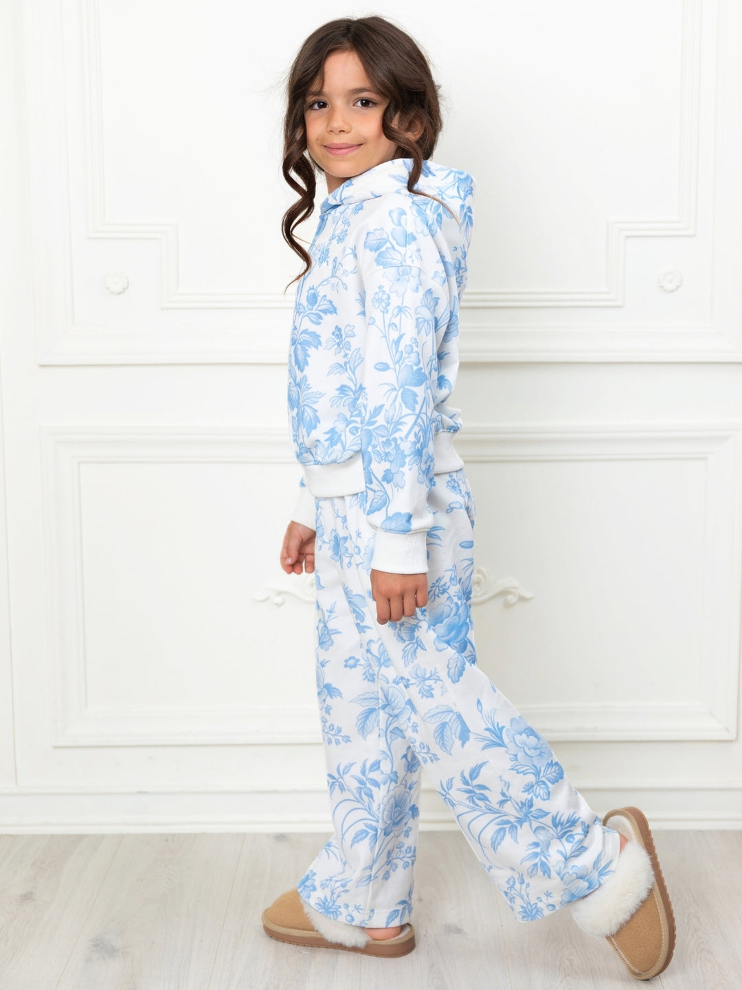 Stylish girls matching floral set for travel and casual outings