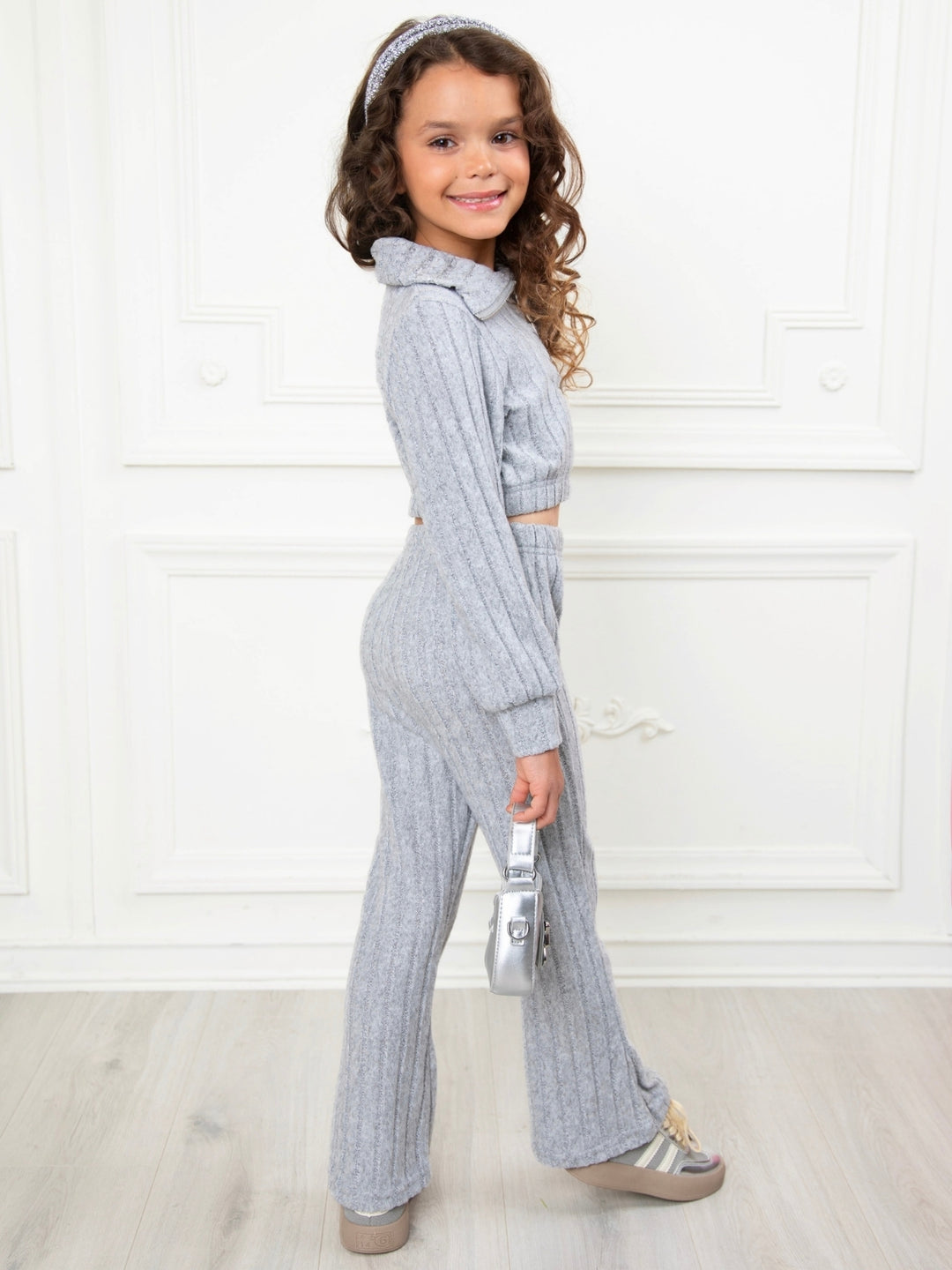 Girls casual lounge set featuring ribbed texture and quarter zip