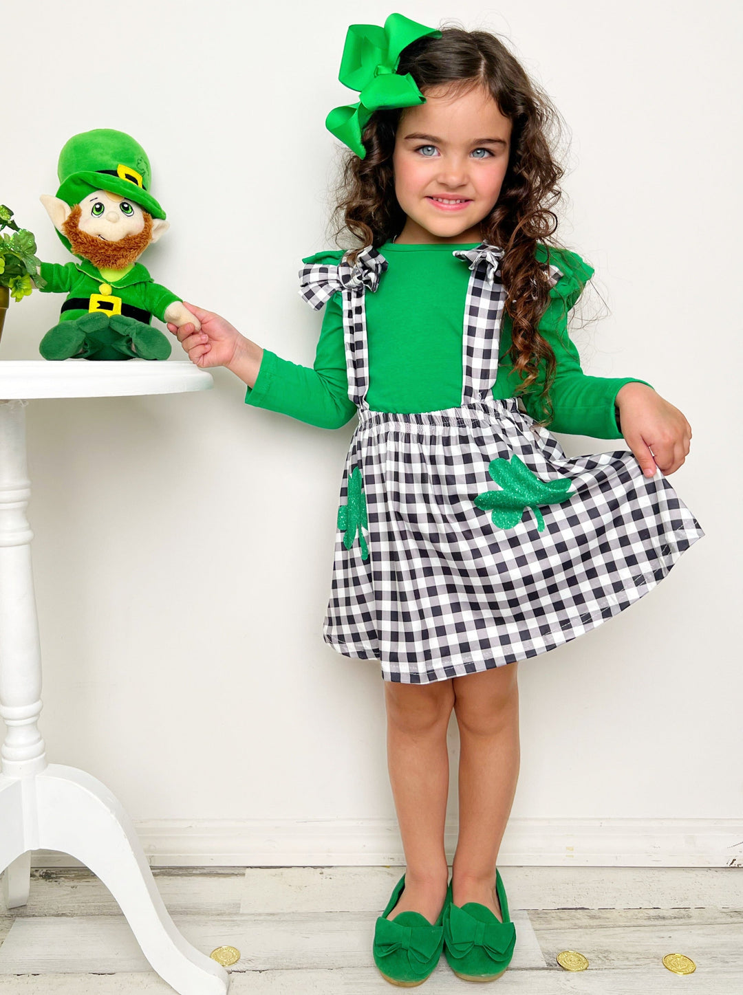 green dresses for st patrick's day S-M/ 60s Emerald Dinner Dress, Floral Metallic Evening Gown St. Patricks Day/Prom/Holiday The sleek tank silhouette flatters all figures while the playful necklace design adds personality and conversation Shamrock smocked bishop dress -